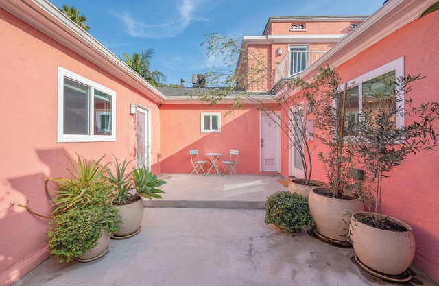 5 Units in Heart of Hollywood | Remodeled Art Deco | Pink Revival by AvantStay
