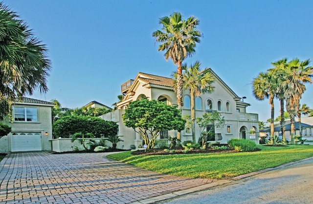 5000 Sq Ft Luxury Home with Ocean Views, Corporate Events, Weddings, Near Mayo