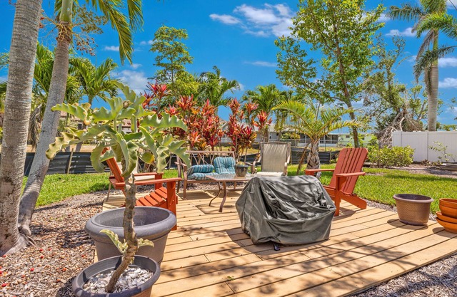 5735 - Cozy home in the heart of the Yacht Club!