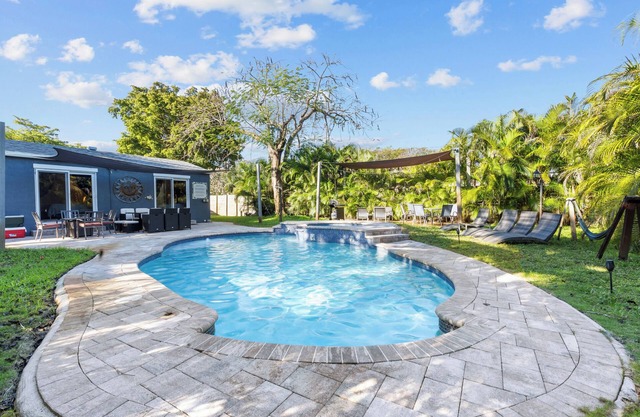 5Bed 4Bath with Pool at Hollywood/Dania Beach