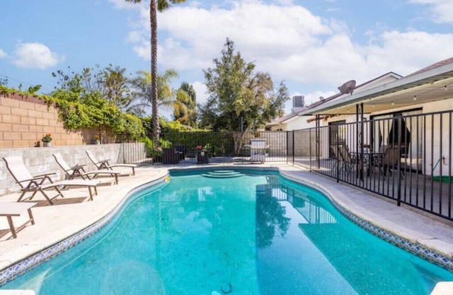 5Bed/POOL - Near Hollywood/Burbank/Universal/Beach
