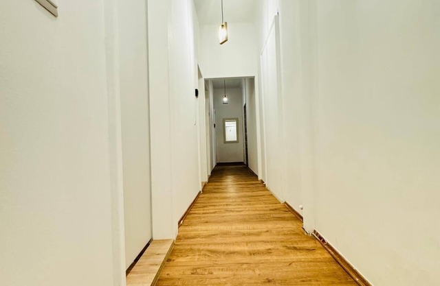 5BR Apt For 10 Walk to Kaufpark Alterlaa