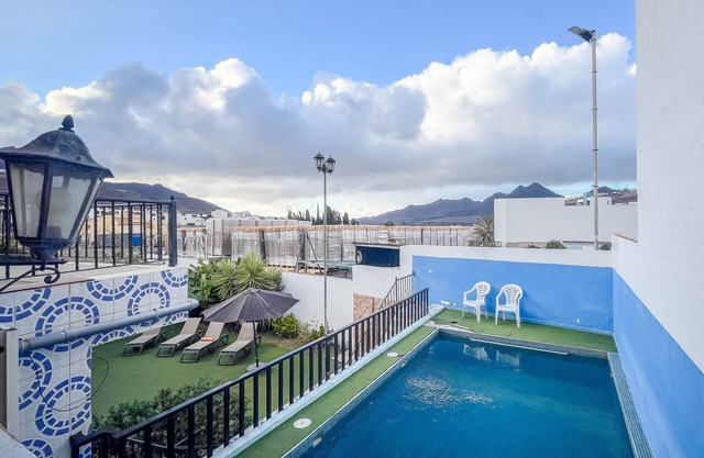 5BR Los Llanos Chalet - Pool & Garden