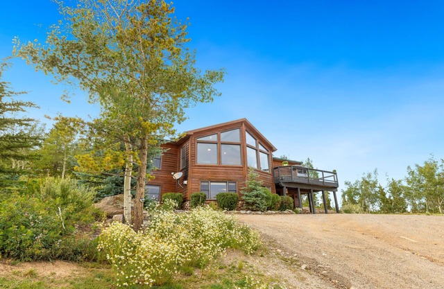 5BR Luxe Ranch Retreat Secluded with Hot Tub, Game Room & Epic Views