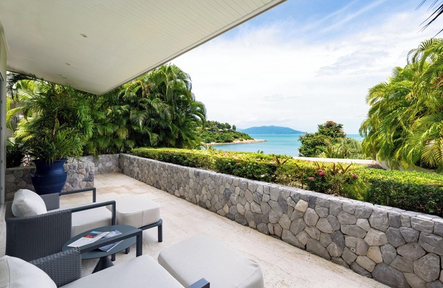 5BR Luxury Beachfront Villa | Samrong Bay