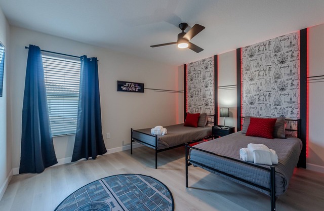 5miles to Disney, Heated Pool, Infinity Game Table, Opposite to resort amenities