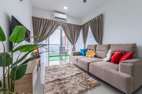 5min to KL TRX Bukit Bintang for 6paxs