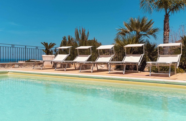 6 APARTMENTS UP TO 34 PEOPLE AT 150 MT FROM THE BEACH CAR RENTAL WI FI