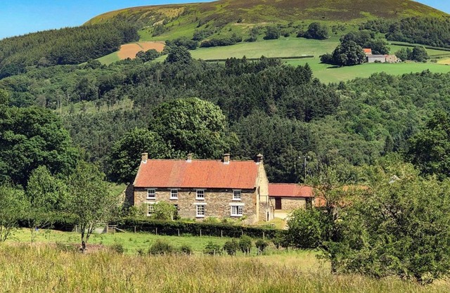 6 bedroom accommodation in Hawnby