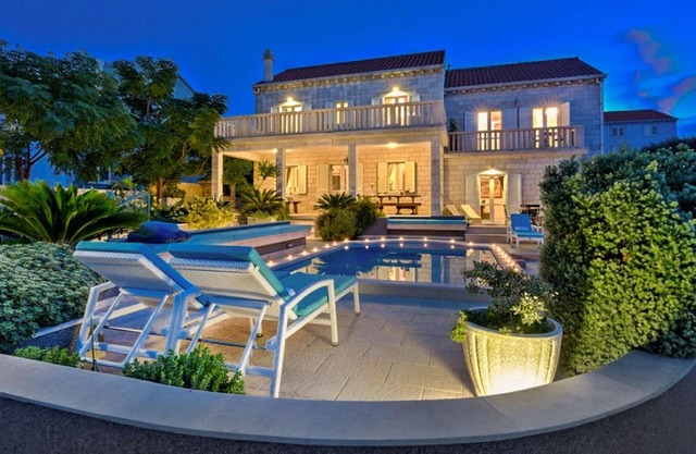 6 bedroom cozy home in Lumbarda