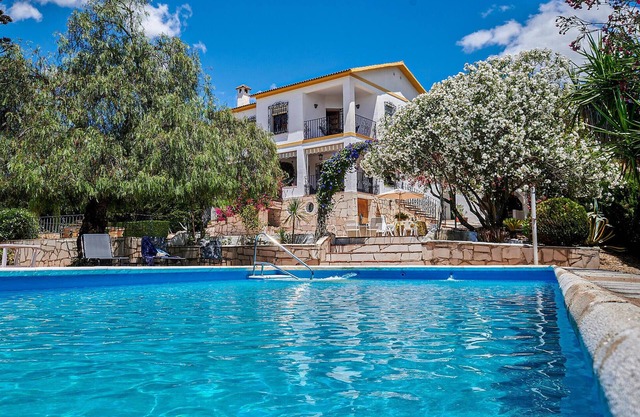 6 bedroom cozy home in Lucena