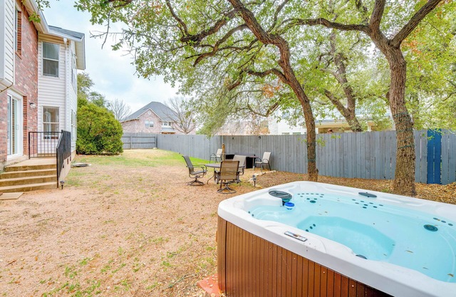 6 Mi to Lake Travis: Spacious Cedar Park Home!