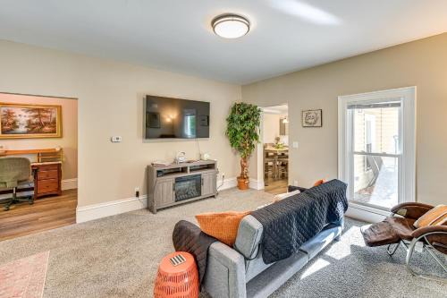 6 Mi to Notre Dame Family Retreat with Deck and Yard