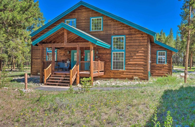 6 Mi to Turquoise Lake: Retreat w/Covered Deck!