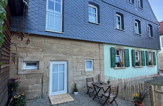 60 sqm apartment on the ground floor with garden and courtyard for 2 people