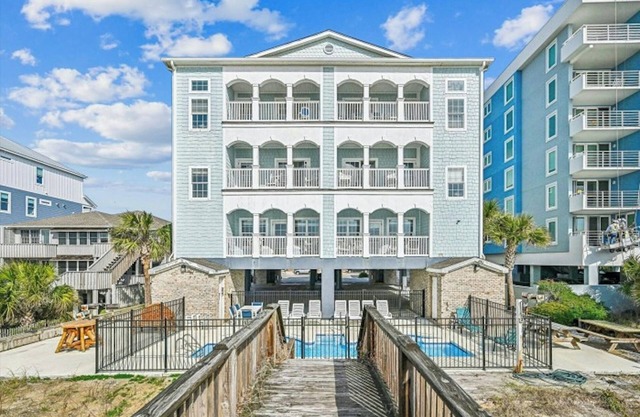 6BR Game Room, Shared Pool, EV Charger -Diamblu