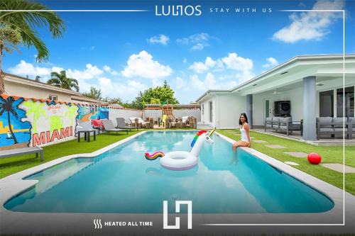 6BR Ultimate Retreat Pool, Sports Court & BBQ L10