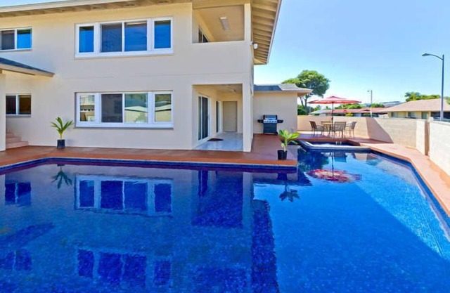 7-BEDROOM HOME SPECTACULAR POOL WALK EVERYWHERE AROUND HAWAII KAI!