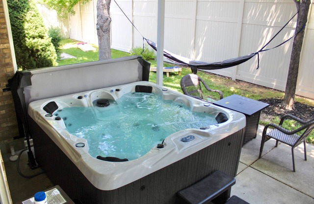 7-Bedroom Home with Hot Tub – Near Ski Resorts, SLC & Convention Centers