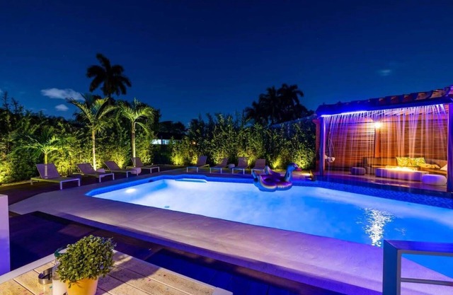 7 Bedroom Villa Catalina Salt Water-Pool BKT Court
