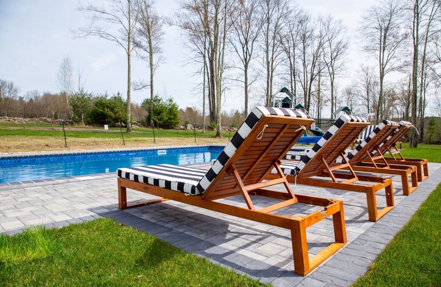 7 Bedrooms w/KING Suite, Heated Pool, 16 seat Theatre, 2 Game Rooms