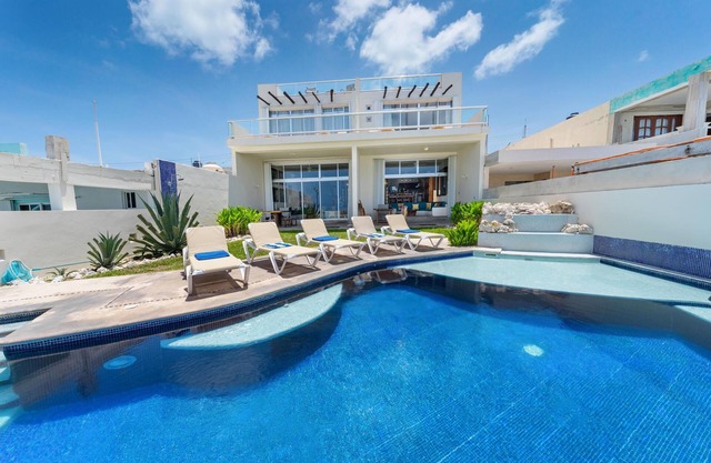 7 BR Oceanfront Villa w/Private Pool