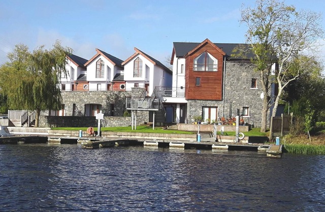 7 Flagship Harbour on the River Shannon with river, lake and harbour views.