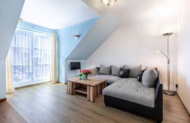 (7) Lisa, 2-room apartment, loggia, upper floor - Ostseeferienhaus Drachenflieger Pepelow OFC