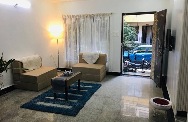 7 Minutes from Airport+Bathtub+Terrace+BBQ Backyard+Garden+Wifi