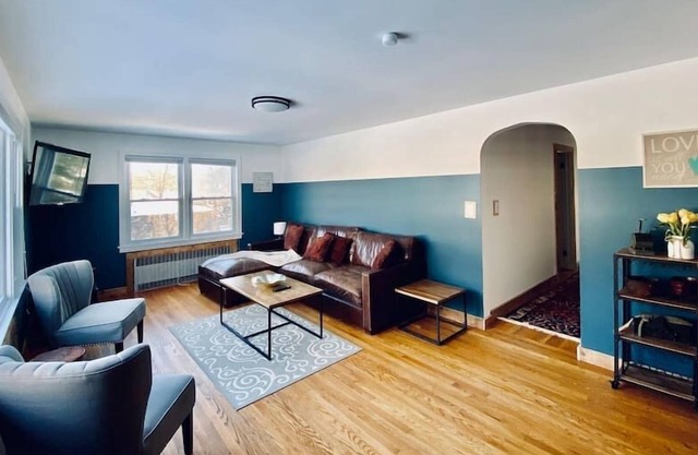 #7 *Sleeps up to 15 * 2 Kitchens* 8 Beds*