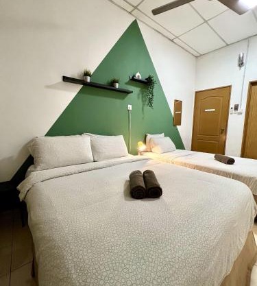 7 STAY#1 - 1 Room for 3 Pax at Kuala Berang -Best Travelers Stay