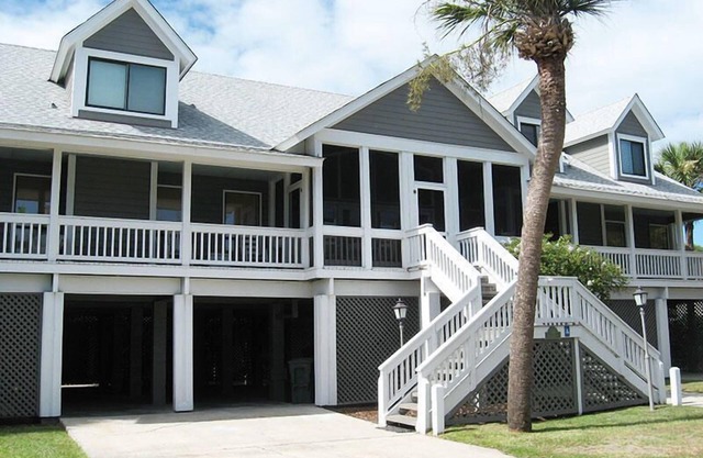 705 Silverside Road - New to VRBO! Resort Access Included! Sleeps 29!