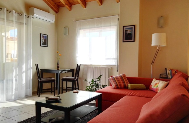 70m2 Topfloor apartment+30m2 terrace, partial sea view, 500m from the beach,WiFi