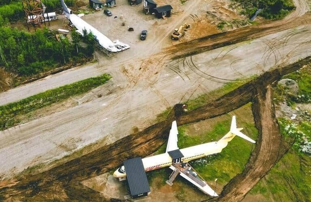 727 Airplane Room inside Airplane