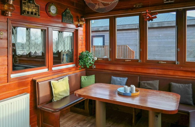 8 Pers Large Seaside Home in Front of the Lauwersmeer