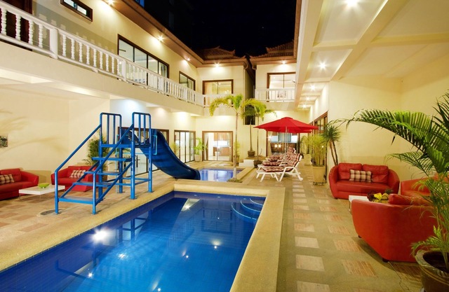 8bdr Avoca Pool Villas 172