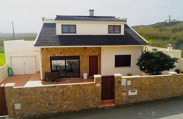 A 1 Minuto a pé da Praia! Casa Familiar com Piscina, Jardim e Terraços