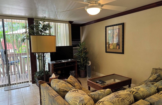 A-1 * Vacation Rental in Scenic Makaha Valley