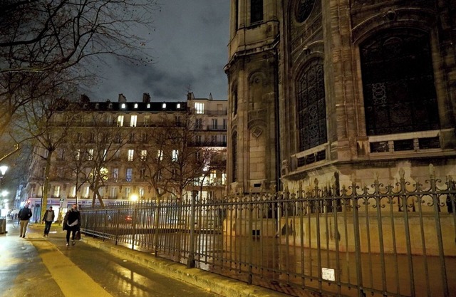 A 200m² Masterpiece in Champs Elysees-Step into timeless elegance