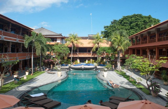 A Balinese architecture hotel room near the beach of Kuta, WH1