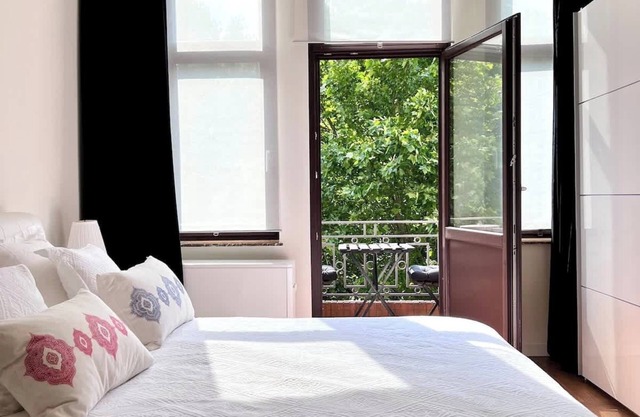 A Chic Haven in the Heart of Urban Nature