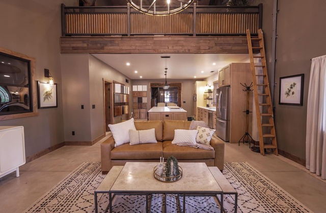 A Delightful Newly Constructed Luxury Studio minutes from central Woodland Park