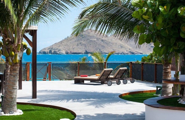 A delightful waterfront villa that sleeps up to 4 guest