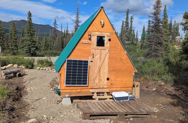 A-Frame glamping near Denali National Park