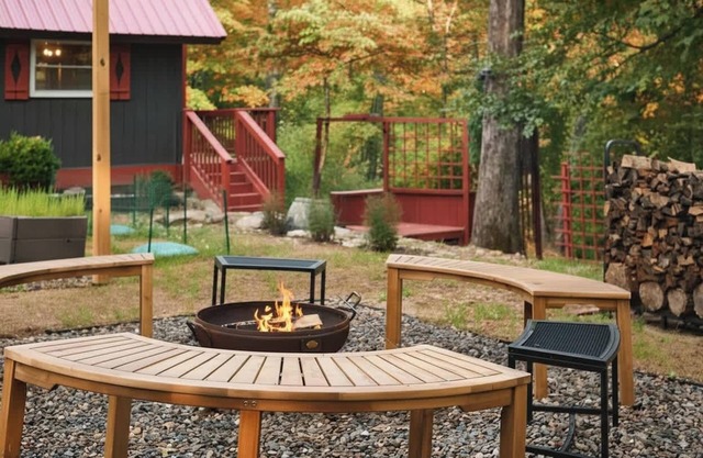 A Frame~ Shenandoah Escape~ Fire Pit~ Hot tub~ BBQ