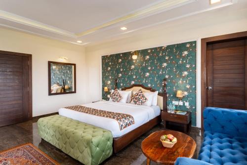 A LAKE VIEW HOTEL IN Udaipur