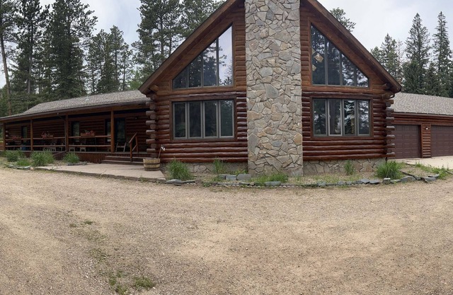 A large, newly remodeled 7,000 sq ft cabin, new hot tub, minutes from Deadwood!