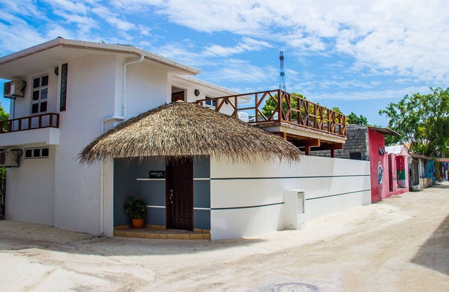 A LOCAL LUXURY RESIDENCE