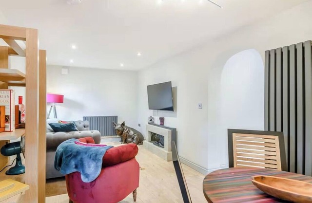 A lovely unique lodge ideal for a relaxing or romantic break