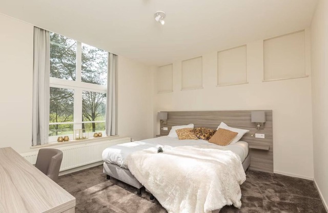 A Natural Hideaway Ideal for Rest, Walks, and Fresh Air! Onsite Dining!